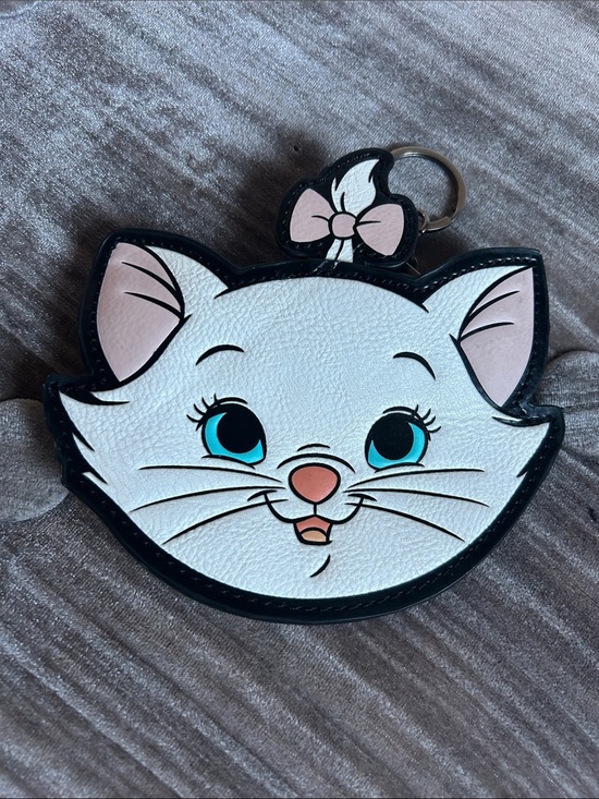 Disney Handbags - Disney THE ARISTOCATS White Cat Face Coin Purse with Pink Bow and Blue Eyes